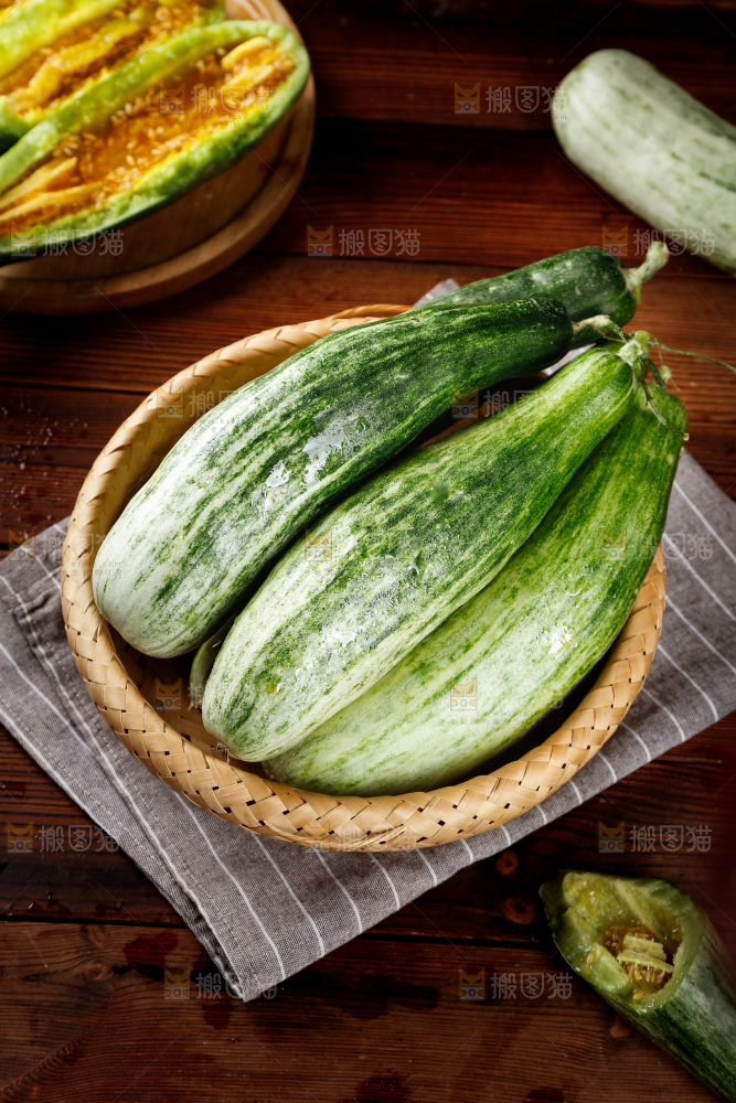 一篮新鲜羊角蜜