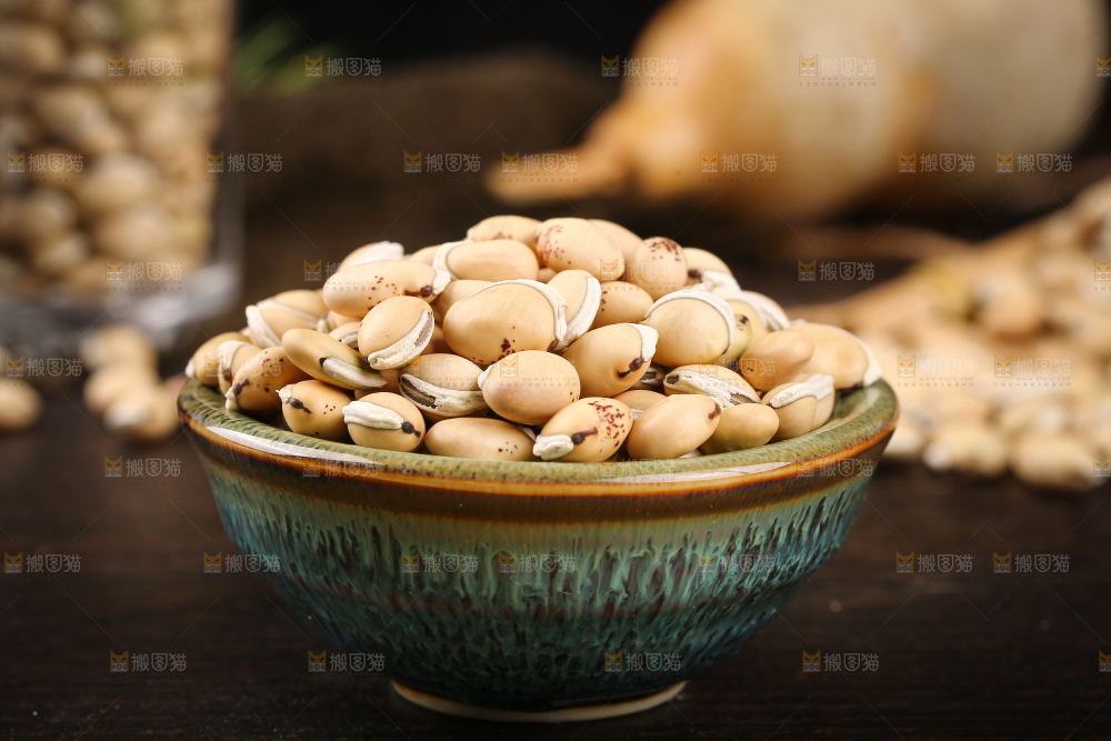深底上一碗云南白扁豆
