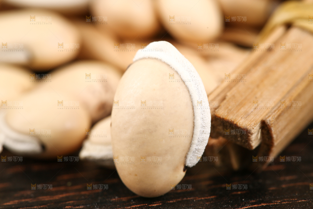 簸箕里的生扁豆