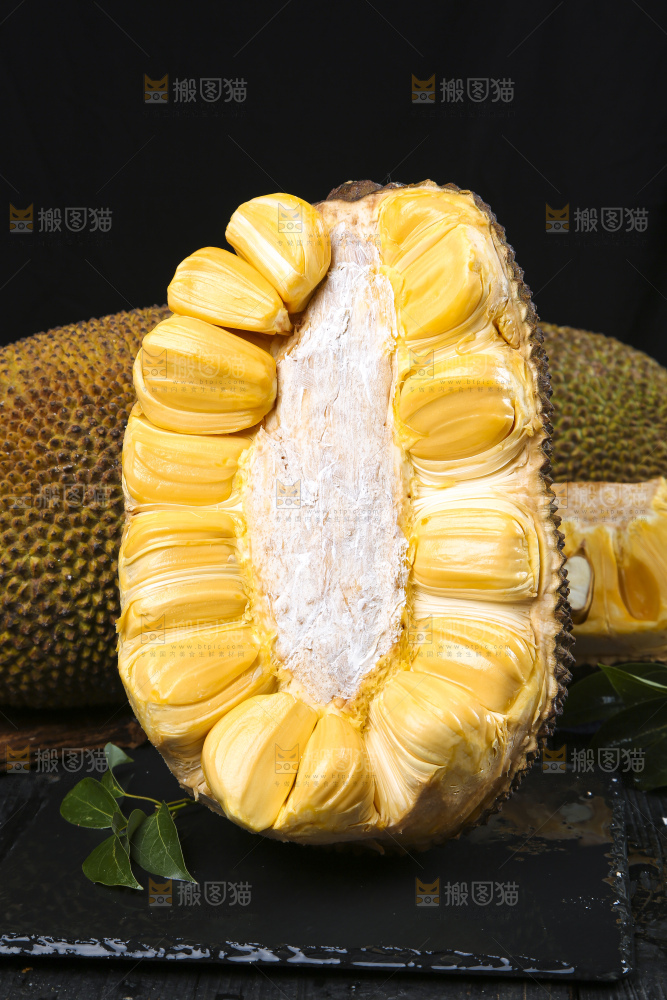 黑底上放着海南黄肉菠萝蜜