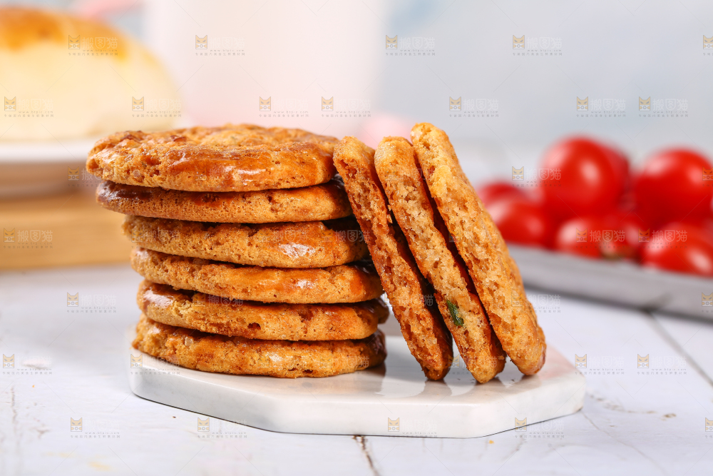 石垫上放着香酥鸡仔饼