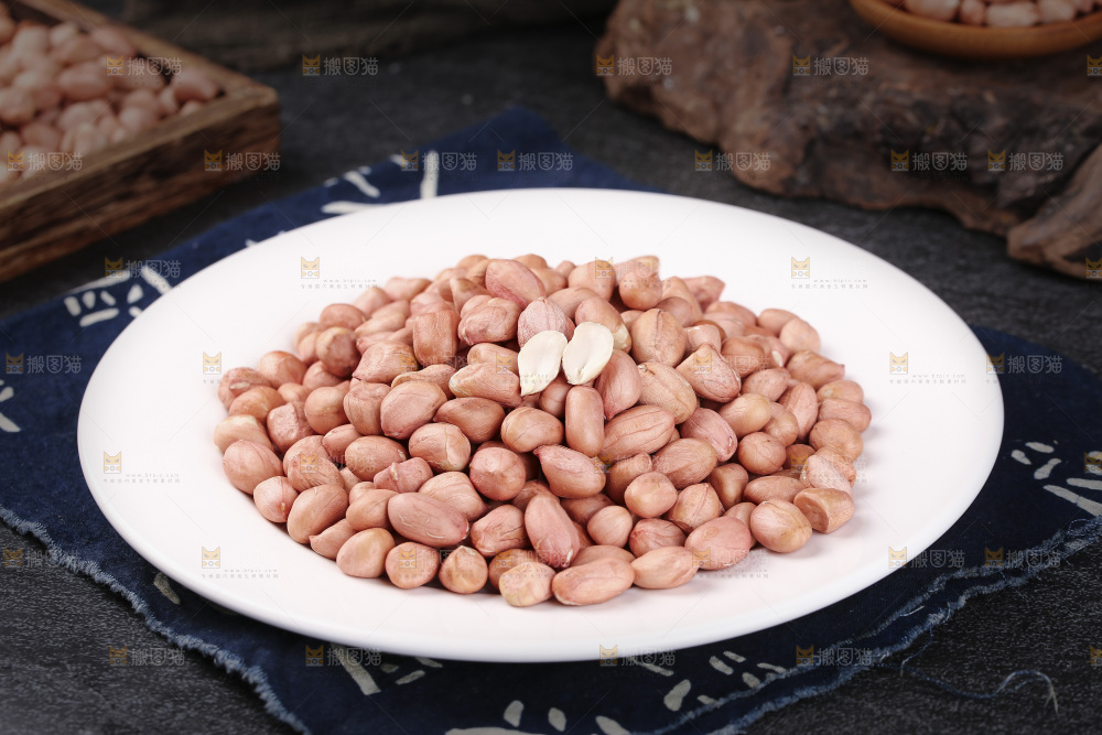 一盘白沙花生米