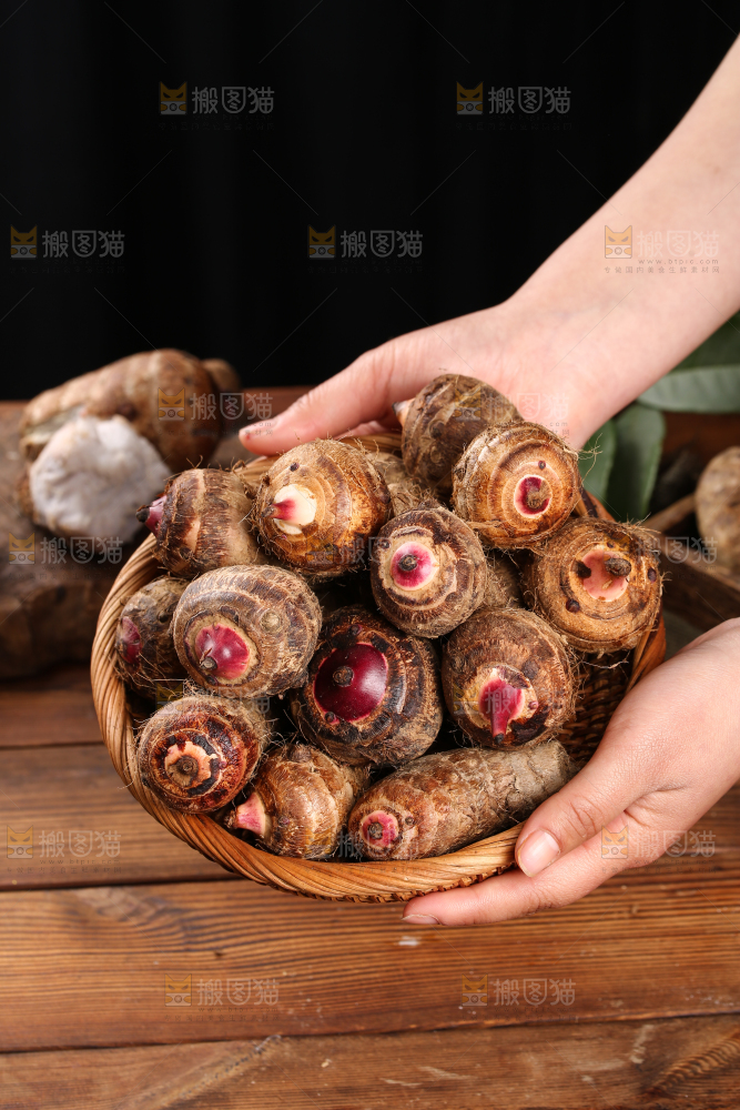 一篮红芽小芋头