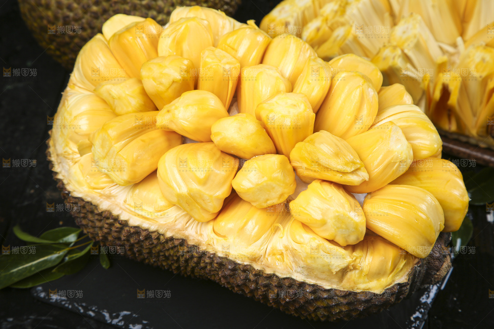 黑底上的黄肉菠萝蜜