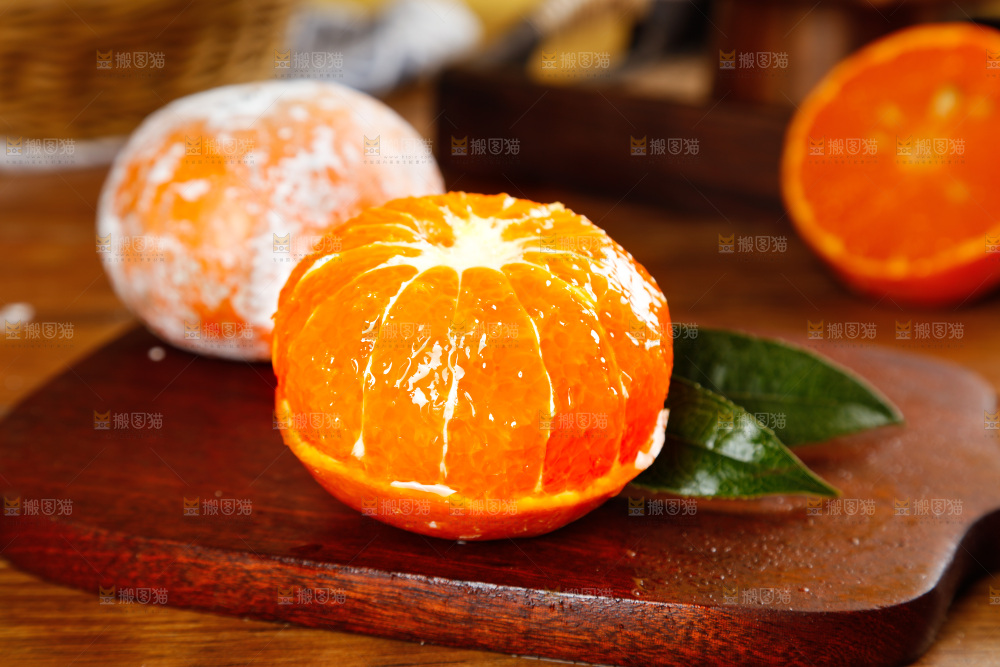 木板上放着脏脏柑