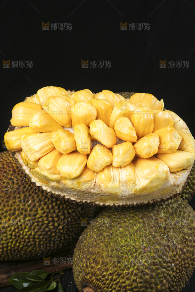 一堆黄肉菠萝蜜