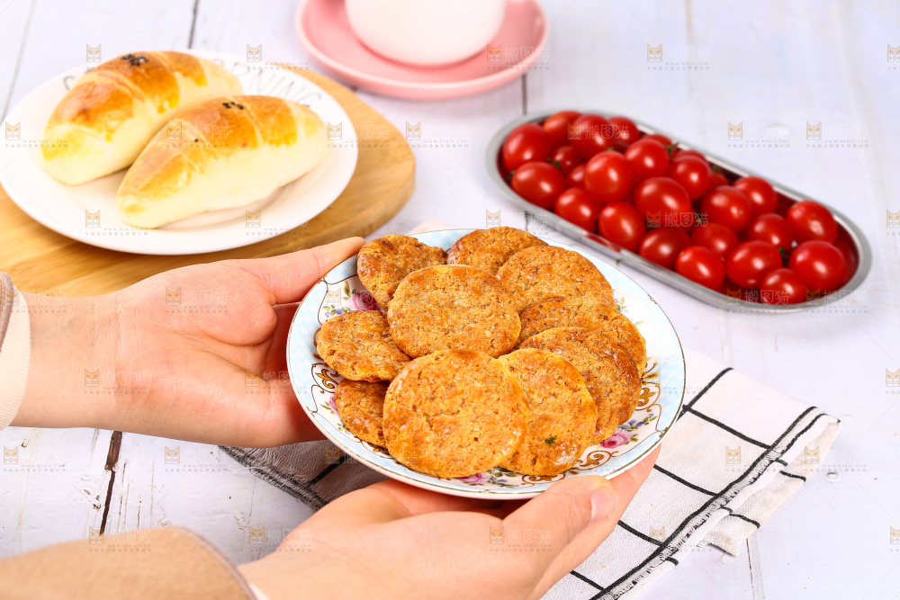 一盘广式鸡仔饼