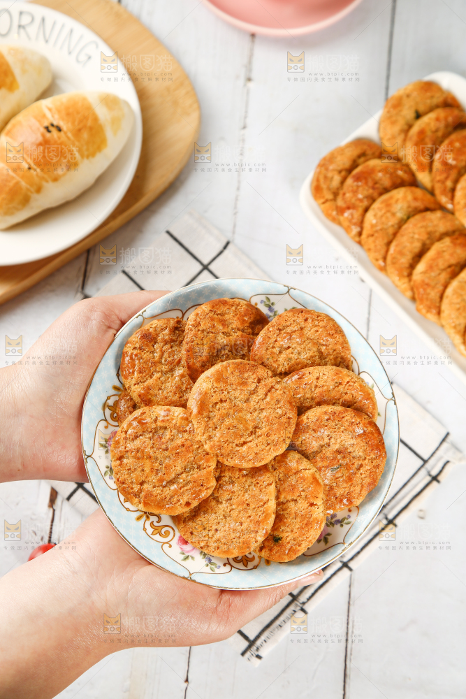 一盘手工鸡仔饼