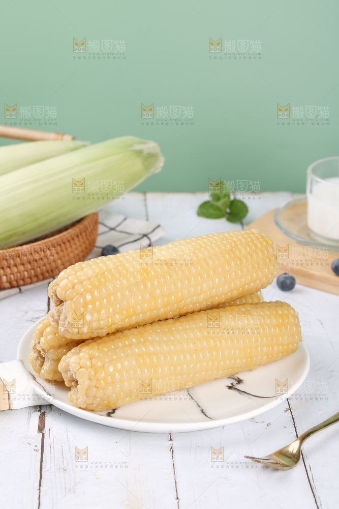 一盘白糯玉米
