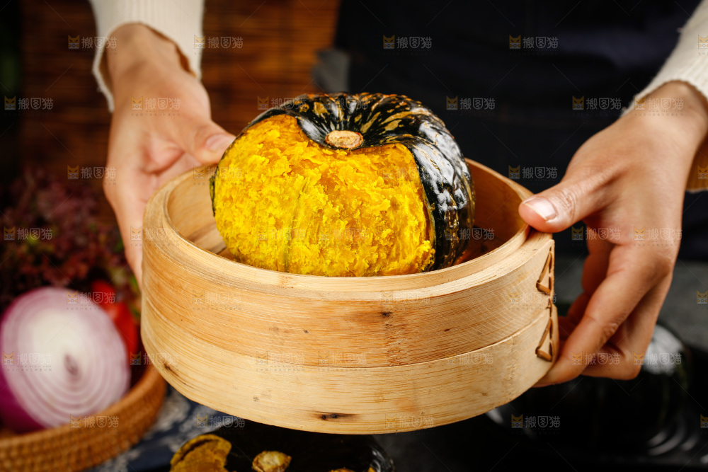 蒸熟的贝贝小南瓜