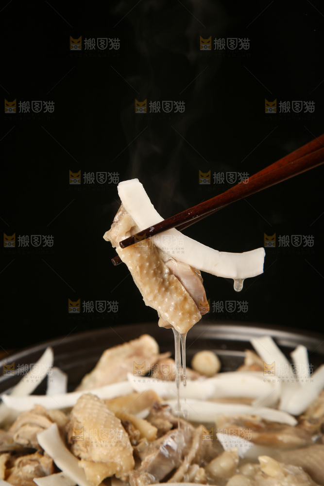 筷子上夹着椰子鸡