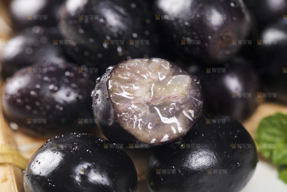 新鲜的嘉宝果树葡萄