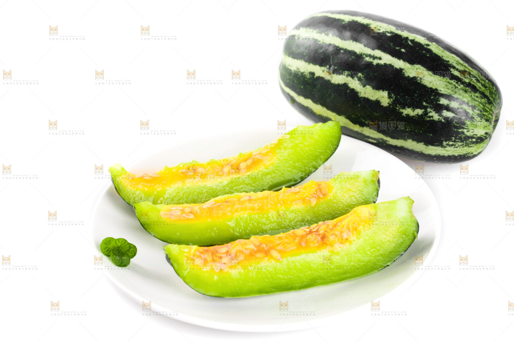 盘子里装着博洋9号甜瓜果肉