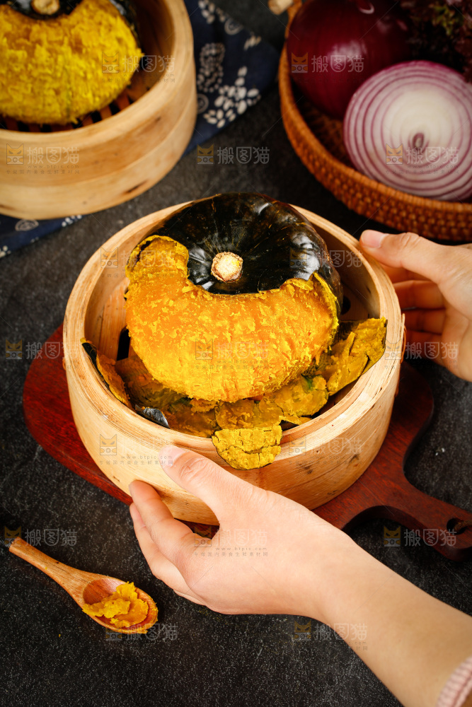 蒸熟的贝贝小南瓜