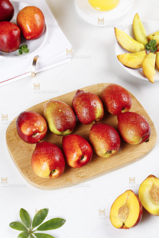 木底上的桃驳李