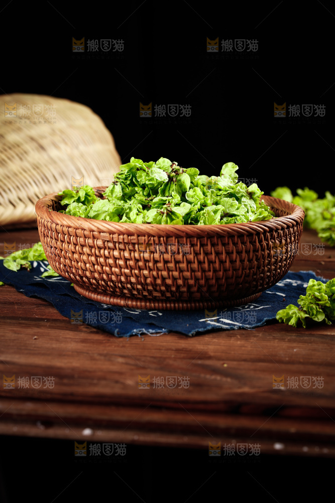 一篮新鲜榆钱
