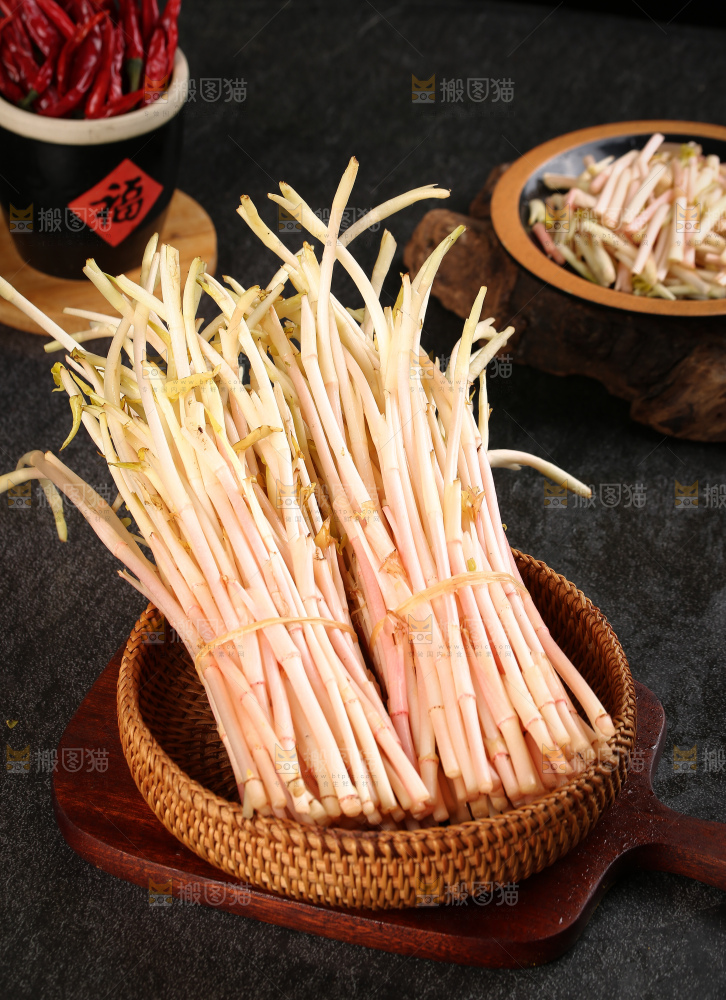 一篮鱼腥草嫩尖