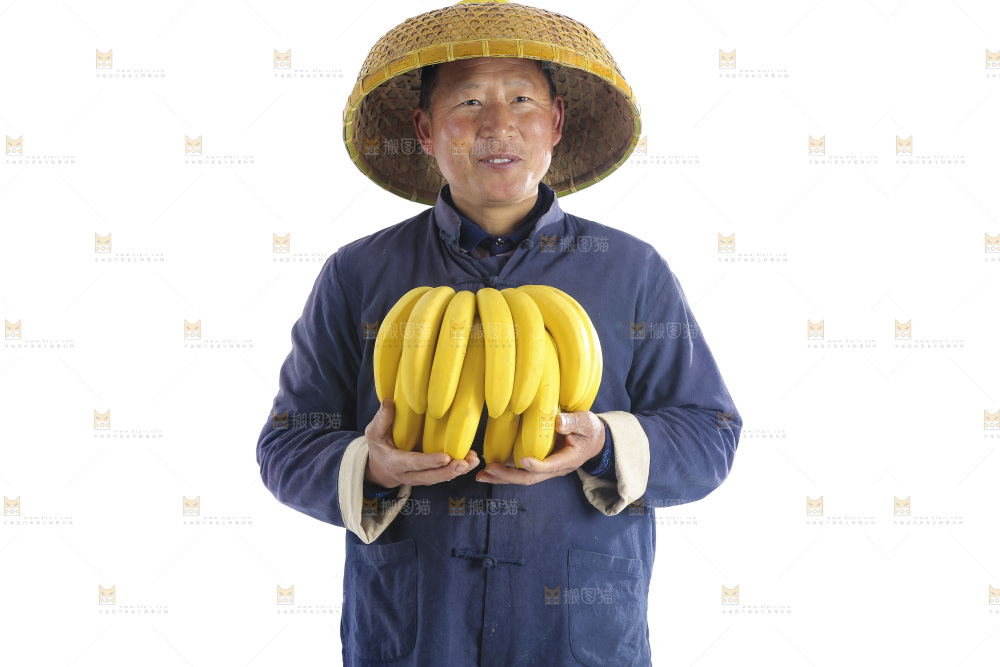 手里拿着一串香蕉
