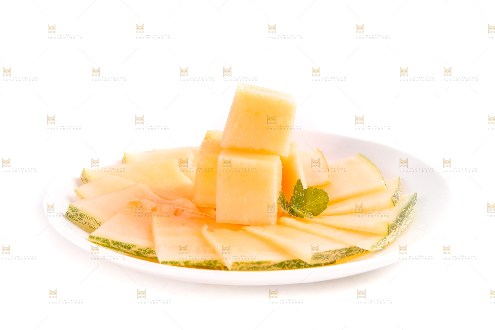 盘子里着切块的哈密瓜