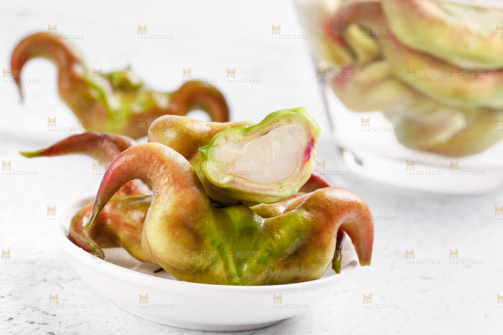 碗里装着洪湖菱角