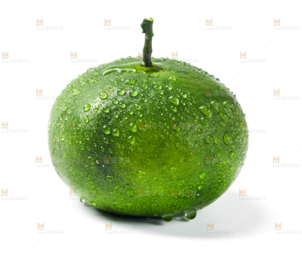 白底上摆放着青皮蜜橘