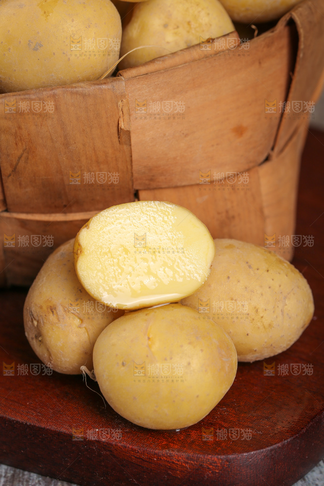 一堆黄心小土豆