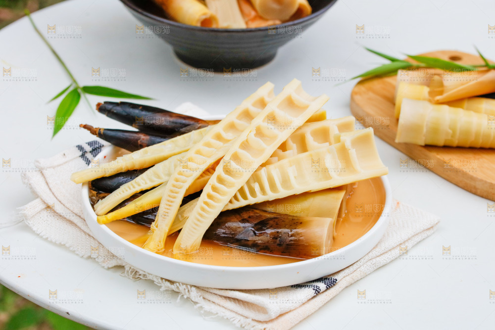 一盘老汤味手剥笋