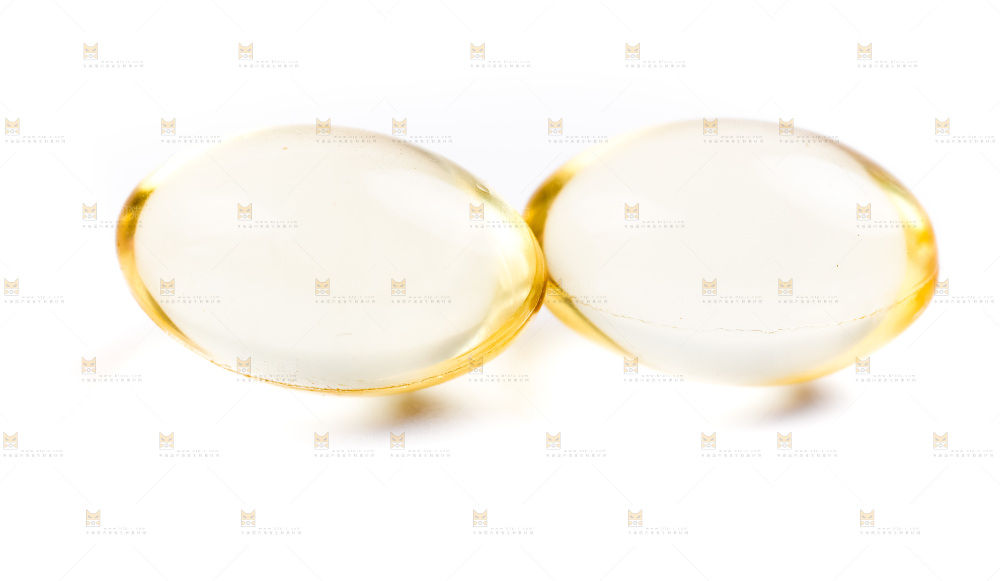 白底上的鱼肝油