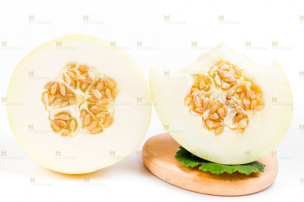 木板上的甜瓜