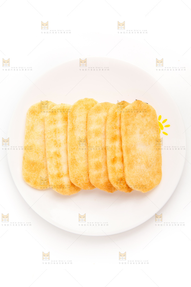 雪饼放在白底上