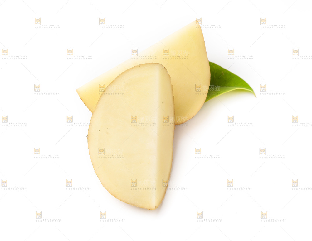 白底上放着黄心土豆