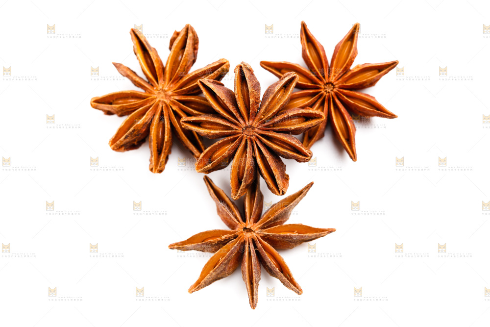 白底上放着八角