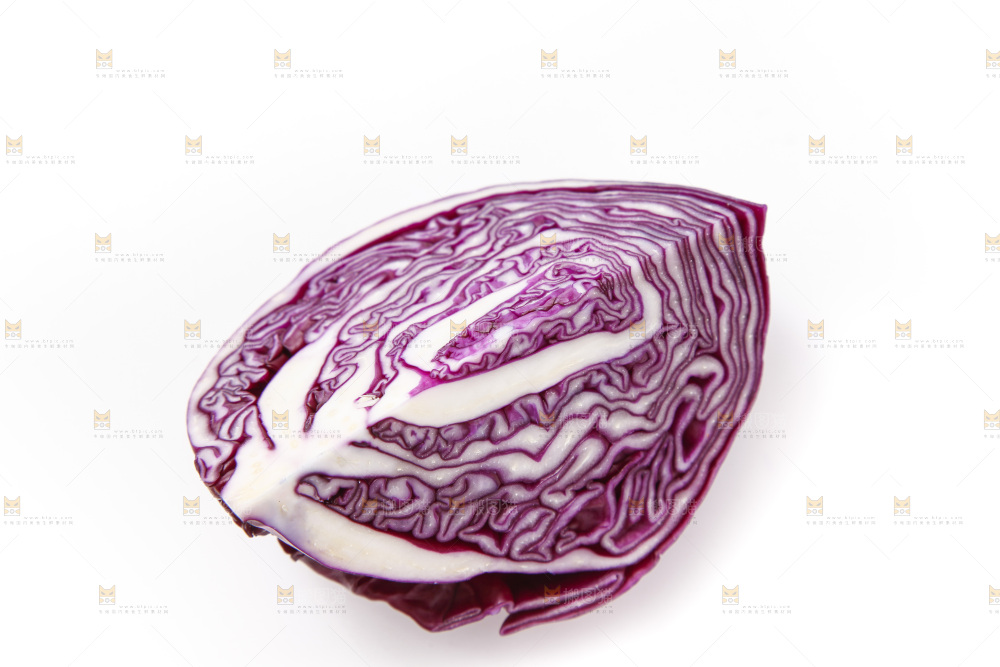 白底上放着紫包菜