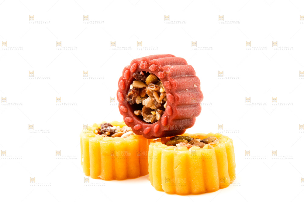 白底上的坚果月饼