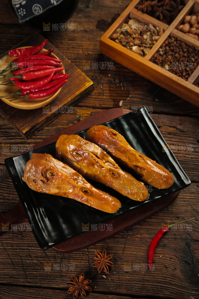 一盘卤鸭头