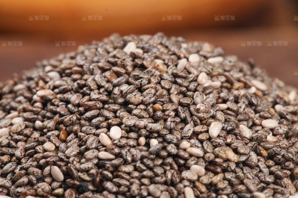 一堆进口奇亚籽