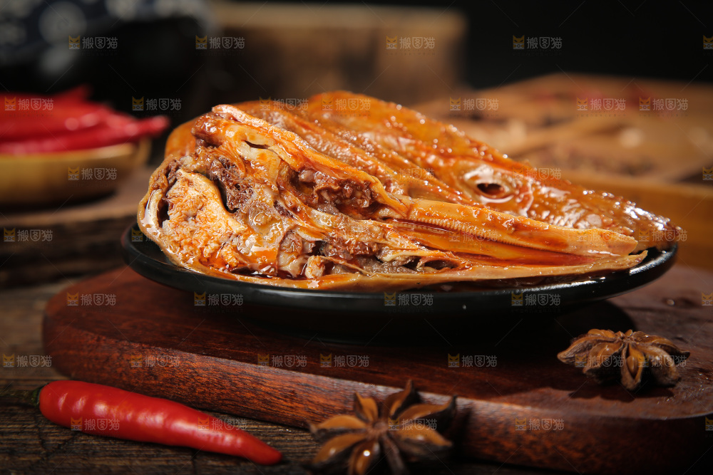 一盘香辣鸭头