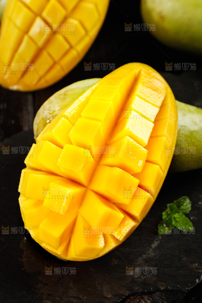 黑底上的金煌芒