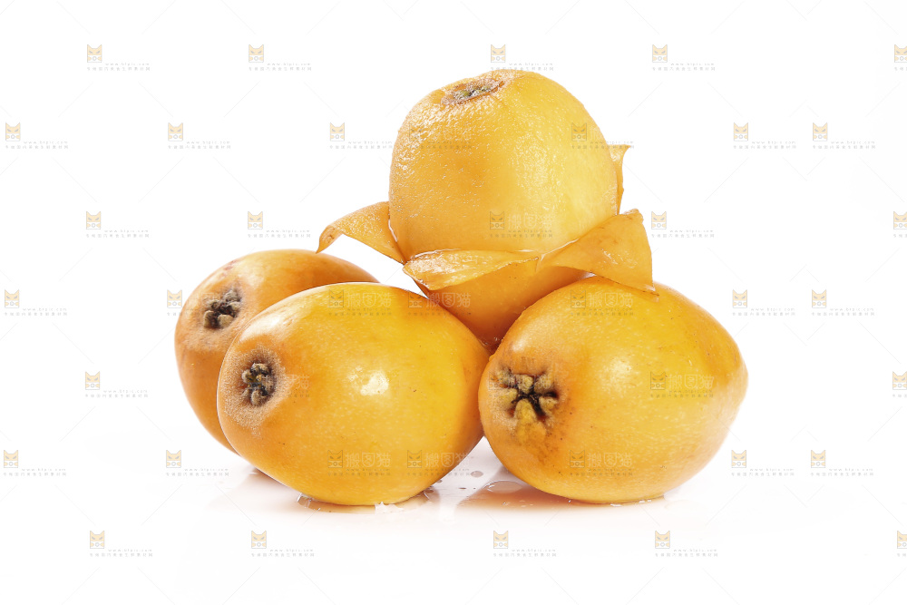 一堆新鲜大枇杷