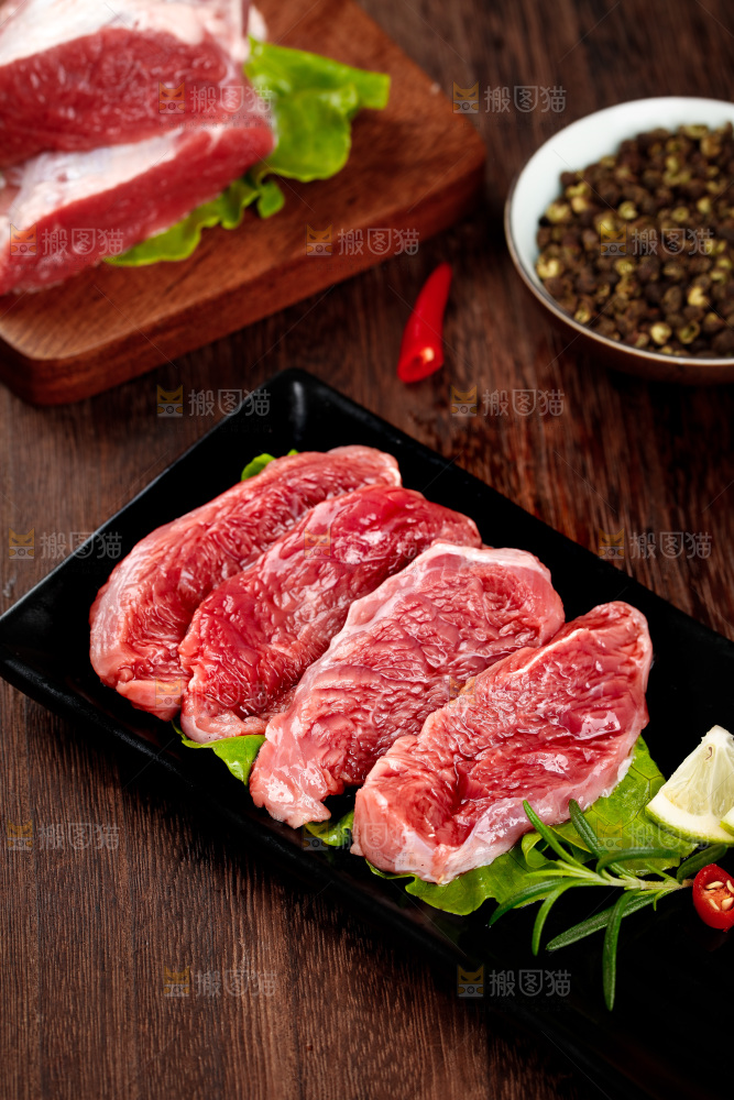 一盘切块的牛腱肉