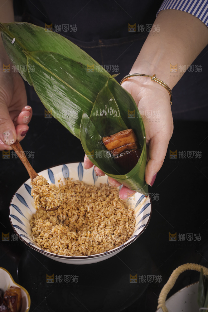 手工包鲜肉粽