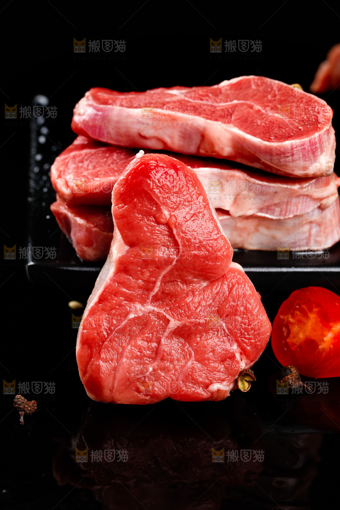 黑底上的牛肉