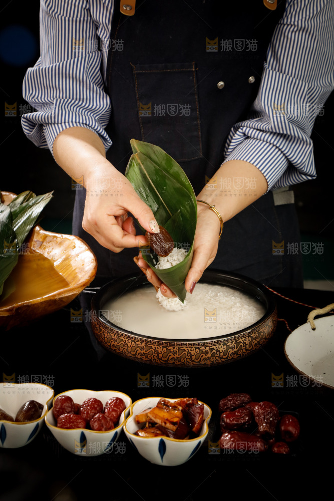 包蜜枣粽子