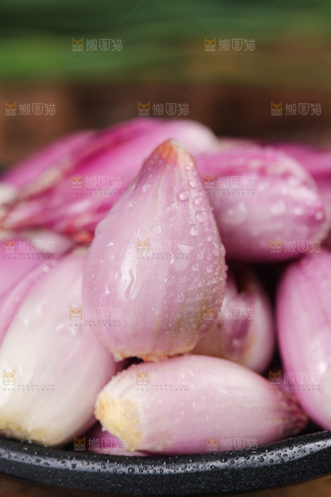 一盘紫葱头