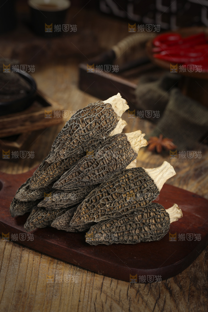 一堆干羊肚菌