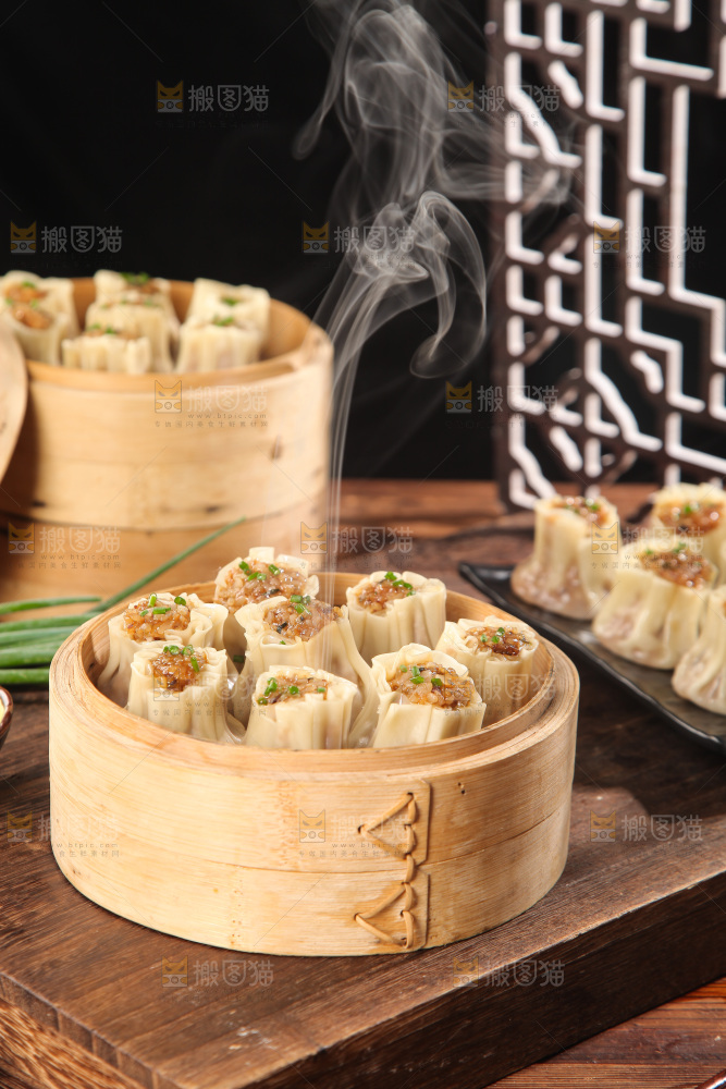 新鲜出笼的鲜肉烧麦
