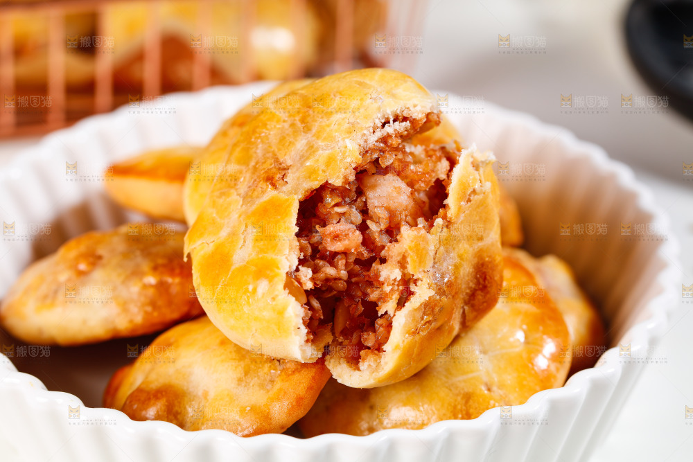 一盘广式鸡仔饼