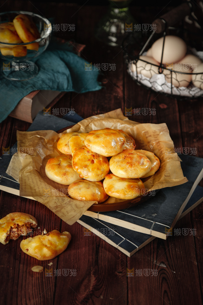 一盘鸡仔饼