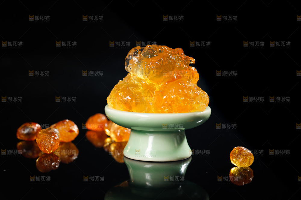 泡发的桃胶