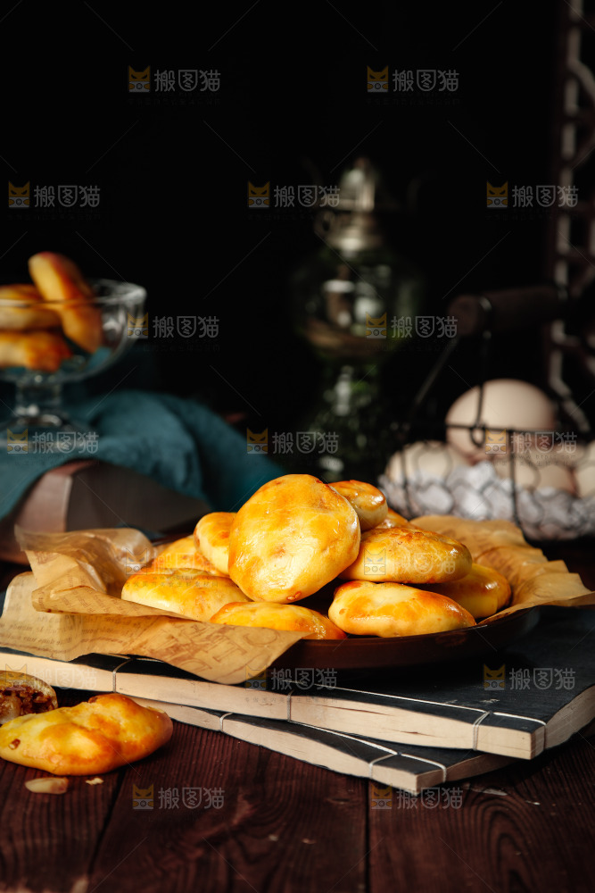 一盘鸡仔饼